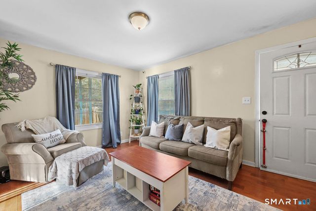 4 Hilltop Road, New Haven, CT 06515