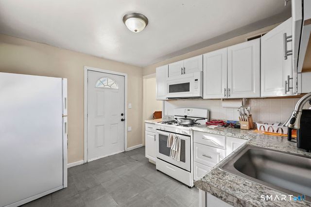 4 Hilltop Road, New Haven, CT 06515