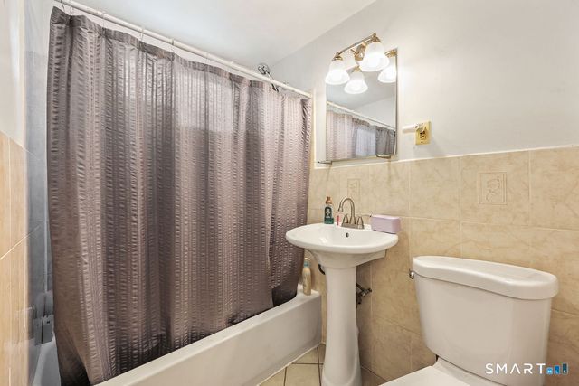 4 Hilltop Road, New Haven, CT 06515