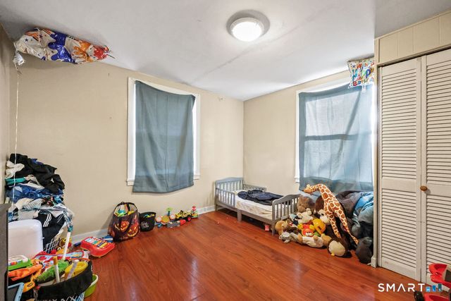 4 Hilltop Road, New Haven, CT 06515