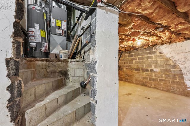 4 Hilltop Road, New Haven, CT 06515