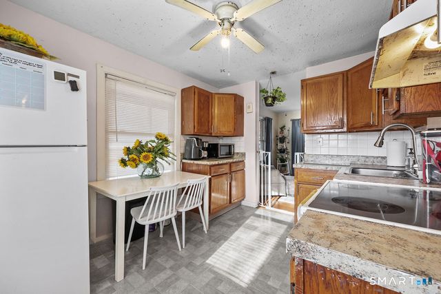 4 Hilltop Road, New Haven, CT 06515