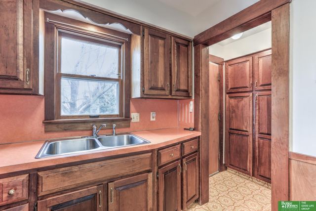 4420 Mayberry Street, Omaha, NE 68105