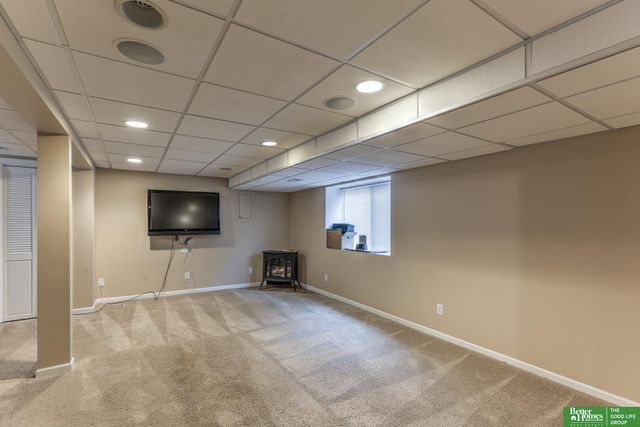 4420 Mayberry Street, Omaha, NE 68105