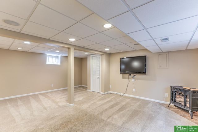 4420 Mayberry Street, Omaha, NE 68105