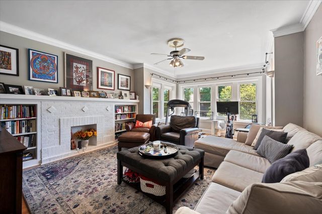 3618 N Bell Avenue, Chicago, IL 60618