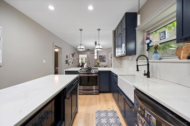 3618 N Bell Avenue, Chicago, IL 60618