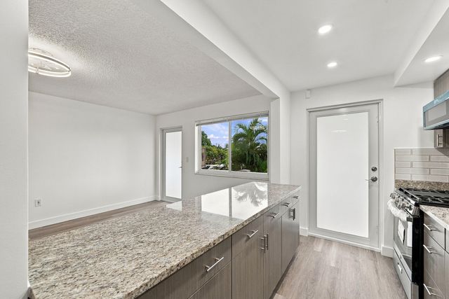 175 NE 203RD Terrace 24, Miami Gardens, FL 33179