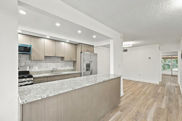 175 NE 203RD Terrace 24, Miami Gardens, FL 33179