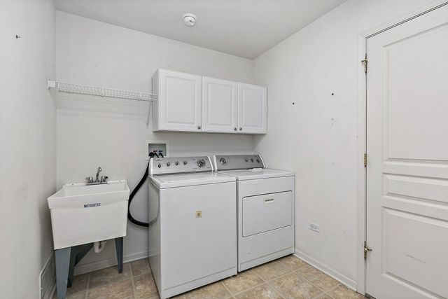 13761 Chestnut Lane, Huntley, IL 60142