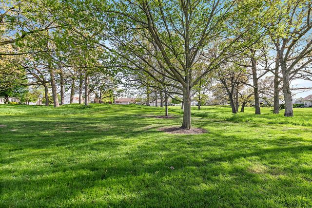 13761 Chestnut Lane, Huntley, IL 60142