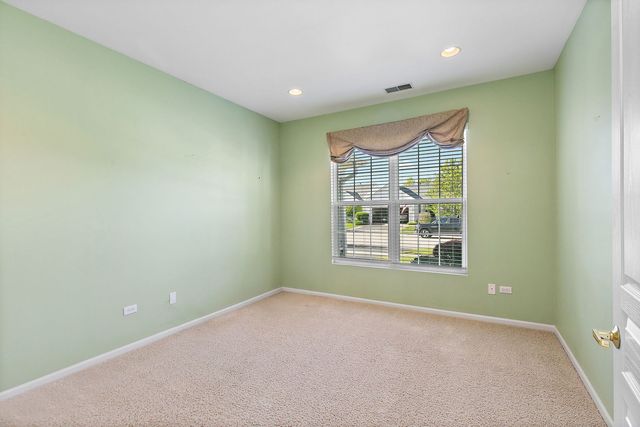 13761 Chestnut Lane, Huntley, IL 60142