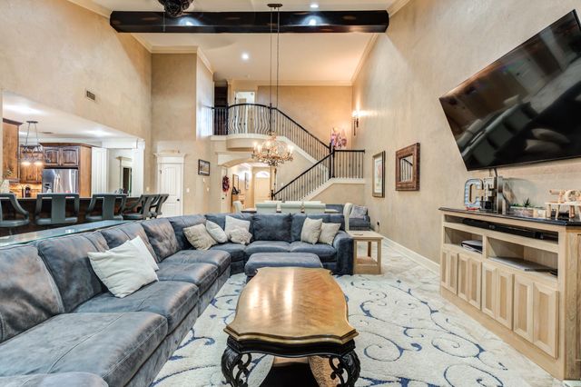 8 Tuscan Villas Circle, Lubbock, TX 79423