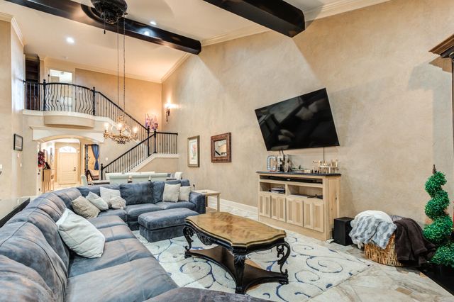8 Tuscan Villas Circle, Lubbock, TX 79423