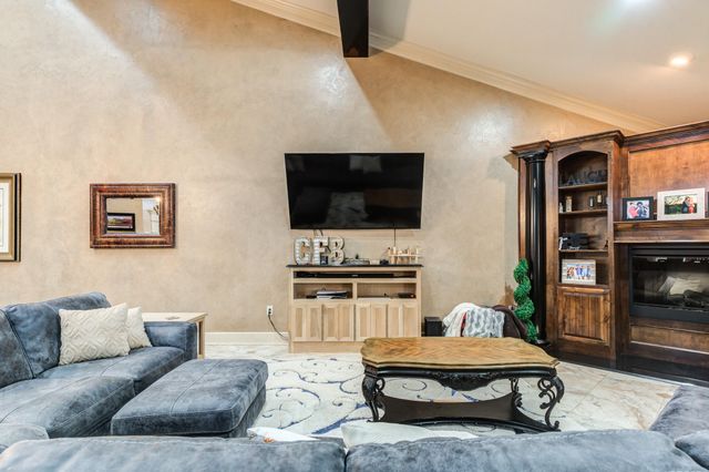 8 Tuscan Villas Circle, Lubbock, TX 79423