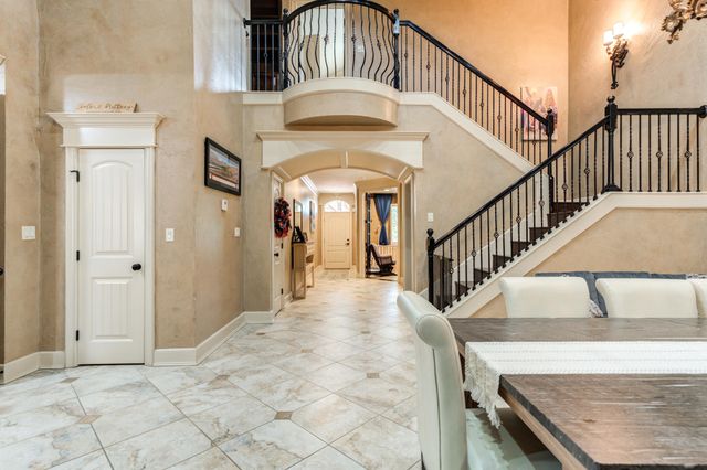 8 Tuscan Villas Circle, Lubbock, TX 79423