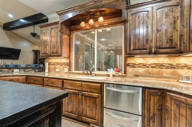 8 Tuscan Villas Circle, Lubbock, TX 79423