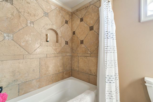 8 Tuscan Villas Circle, Lubbock, TX 79423