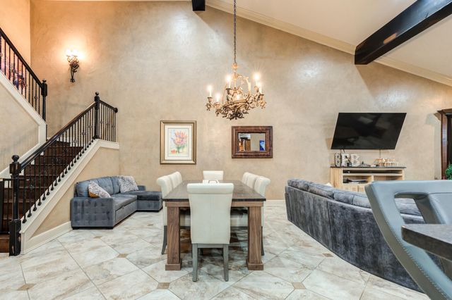 8 Tuscan Villas Circle, Lubbock, TX 79423