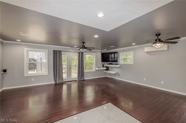 7371 Parma Park Boulevard, Parma, OH 44130