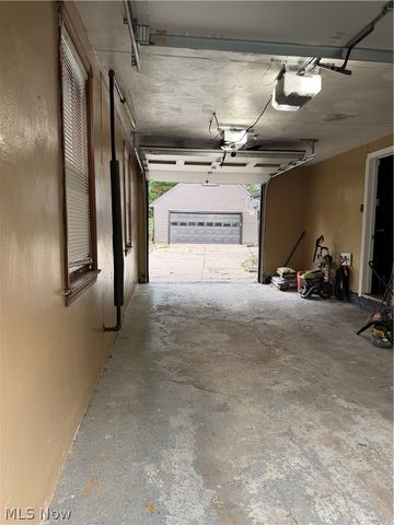 7371 Parma Park Boulevard, Parma, OH 44130