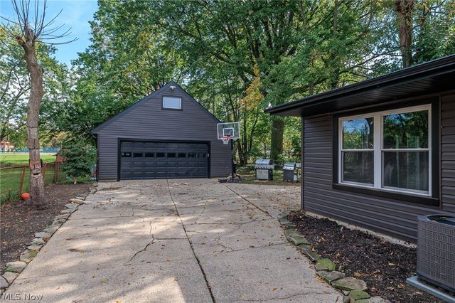 7371 Parma Park Boulevard, Parma, OH 44130