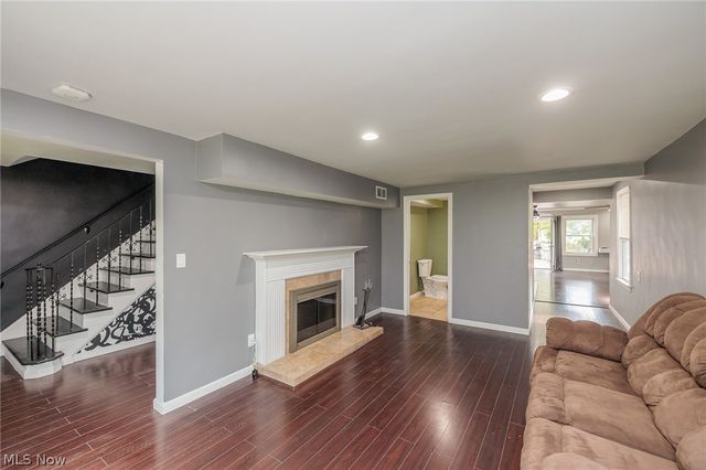 7371 Parma Park Boulevard, Parma, OH 44130