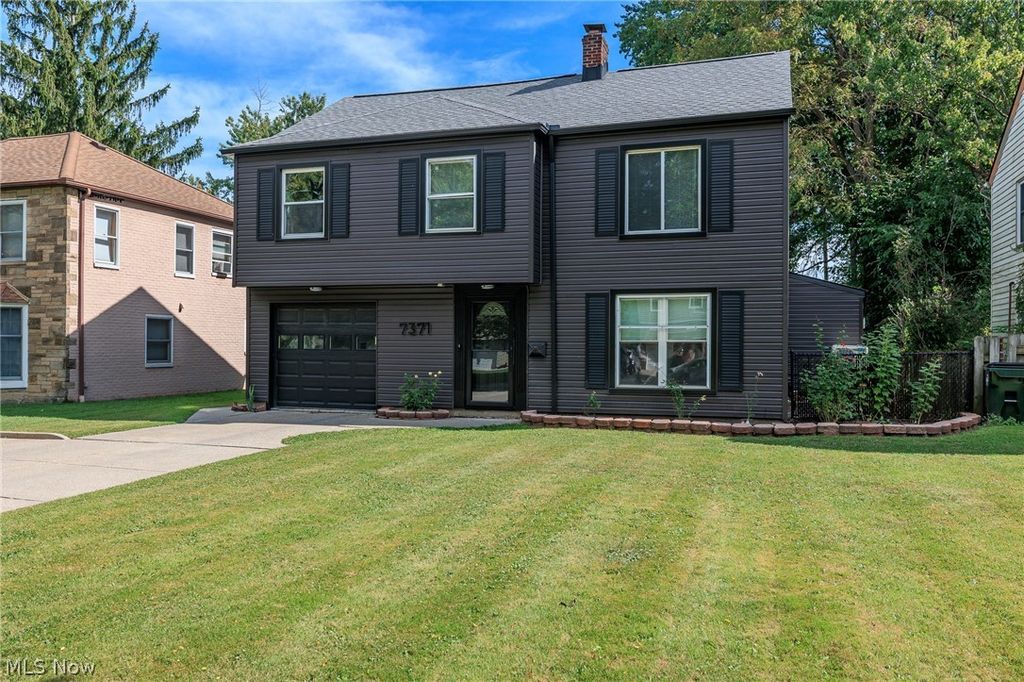 7371 Parma Park Boulevard, Parma, OH 44130