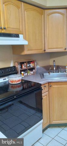 805 WINDING WAY, Westville, NJ 08093