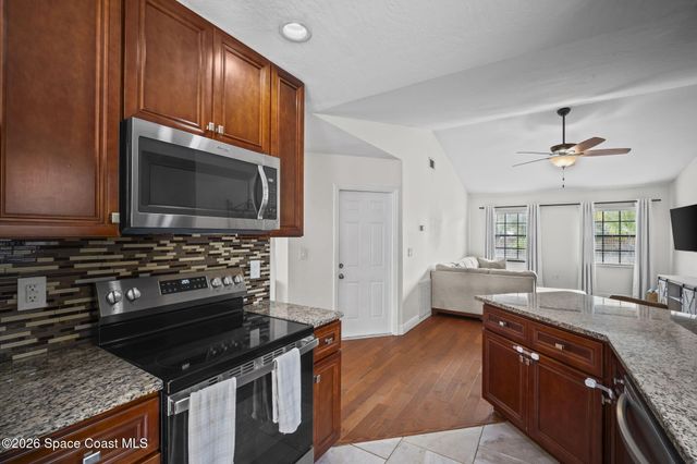 408 Crystalmist Road NW, Palm Bay, FL 32907