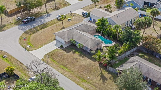408 Crystalmist Road NW, Palm Bay, FL 32907