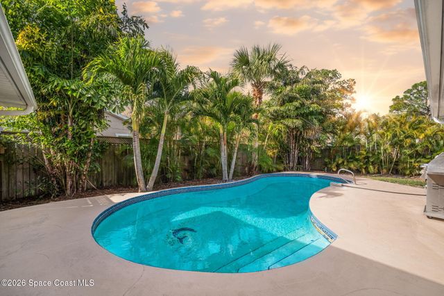 408 Crystalmist Road NW, Palm Bay, FL 32907