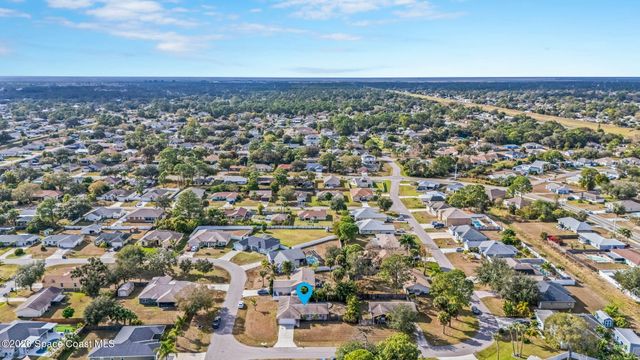 408 Crystalmist Road NW, Palm Bay, FL 32907