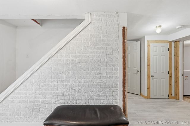 758 N Walnut Creek Drive, Sand Springs, OK 74063