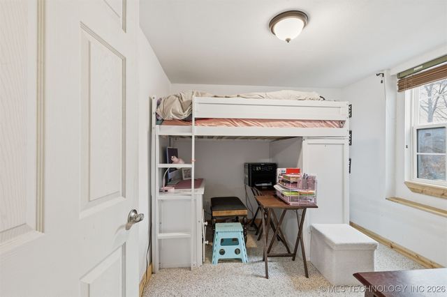 758 N Walnut Creek Drive, Sand Springs, OK 74063