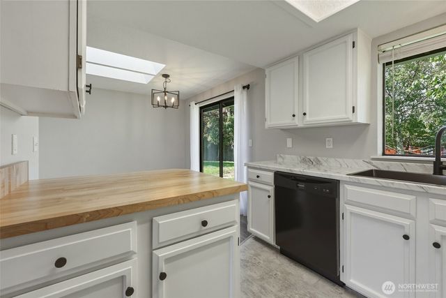 9140 Shadberry Drive SE, Olympia, WA 98513