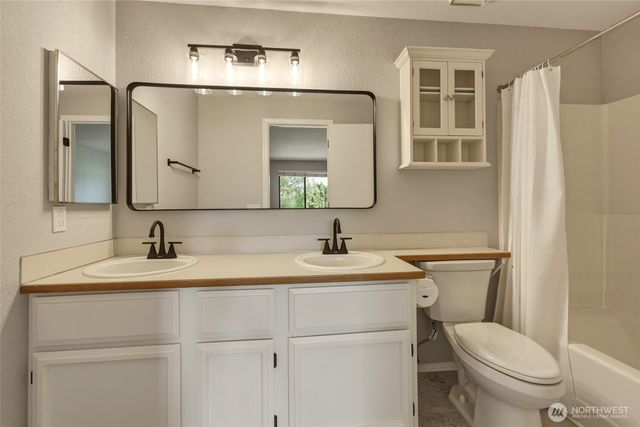 9140 Shadberry Drive SE, Olympia, WA 98513