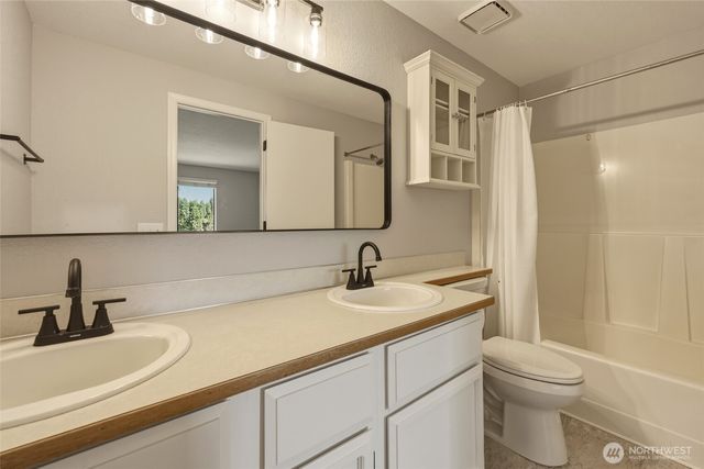 9140 Shadberry Drive SE, Olympia, WA 98513