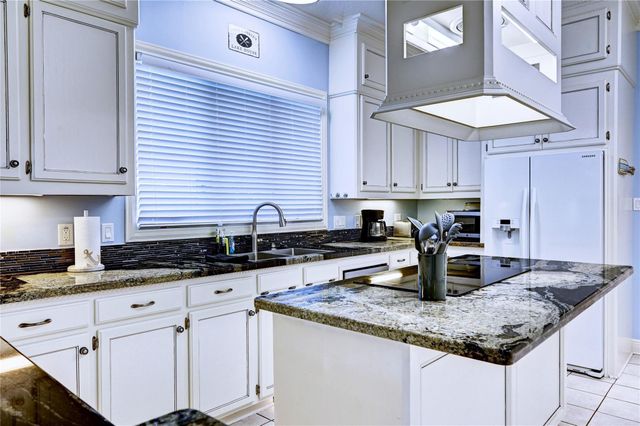 13586 Bunker Hill Drive, Willis, TX 77318