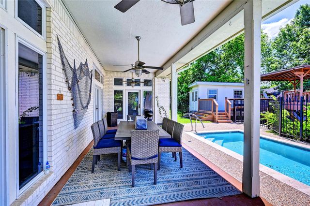 13586 Bunker Hill Drive, Willis, TX 77318