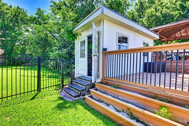 13586 Bunker Hill Drive, Willis, TX 77318