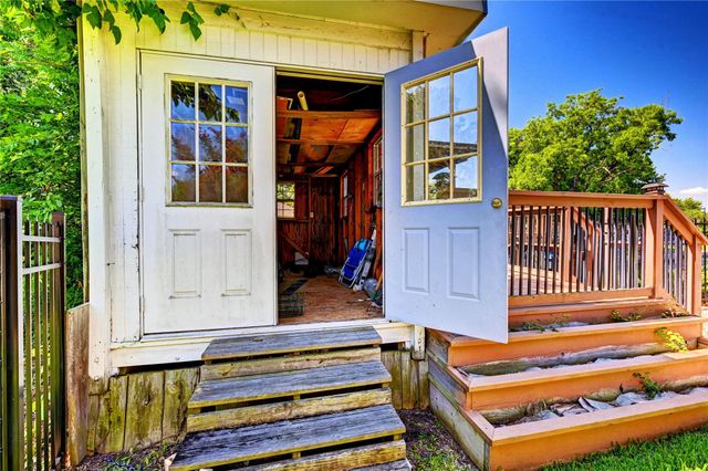 13586 Bunker Hill Drive, Willis, TX 77318