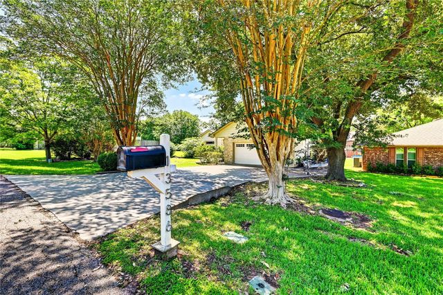 13586 Bunker Hill Drive, Willis, TX 77318
