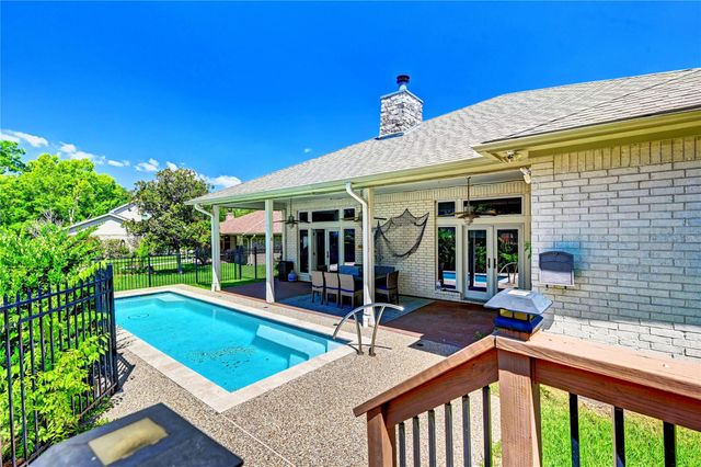 13586 Bunker Hill Drive, Willis, TX 77318