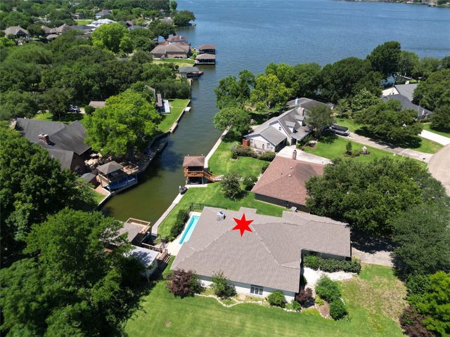 13586 Bunker Hill Drive, Willis, TX 77318