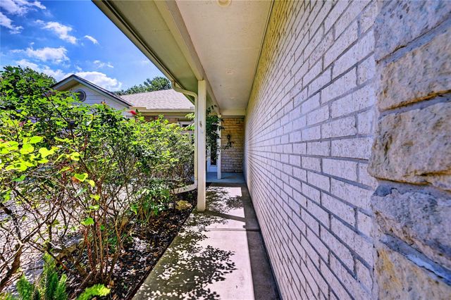 13586 Bunker Hill Drive, Willis, TX 77318
