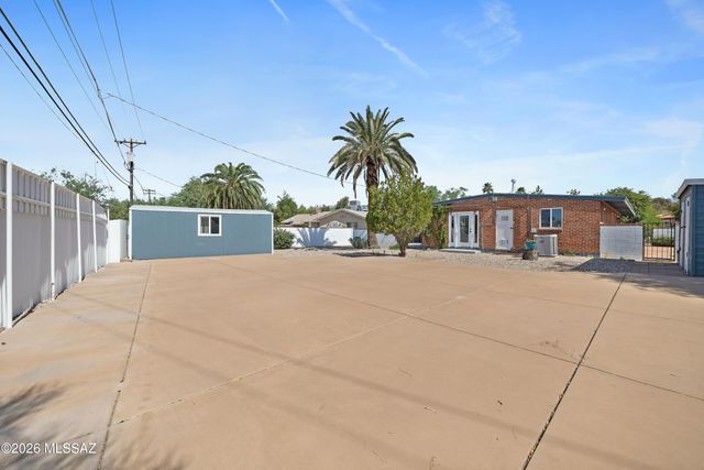 2730 E 10th Street, Tucson, AZ 85716