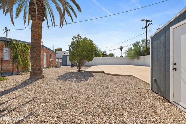 2730 E 10th Street, Tucson, AZ 85716