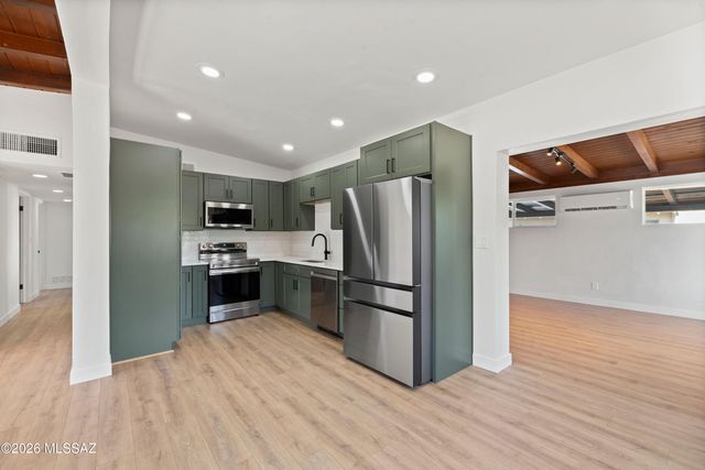 2730 E 10th Street, Tucson, AZ 85716