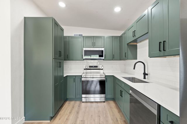 2730 E 10th Street, Tucson, AZ 85716